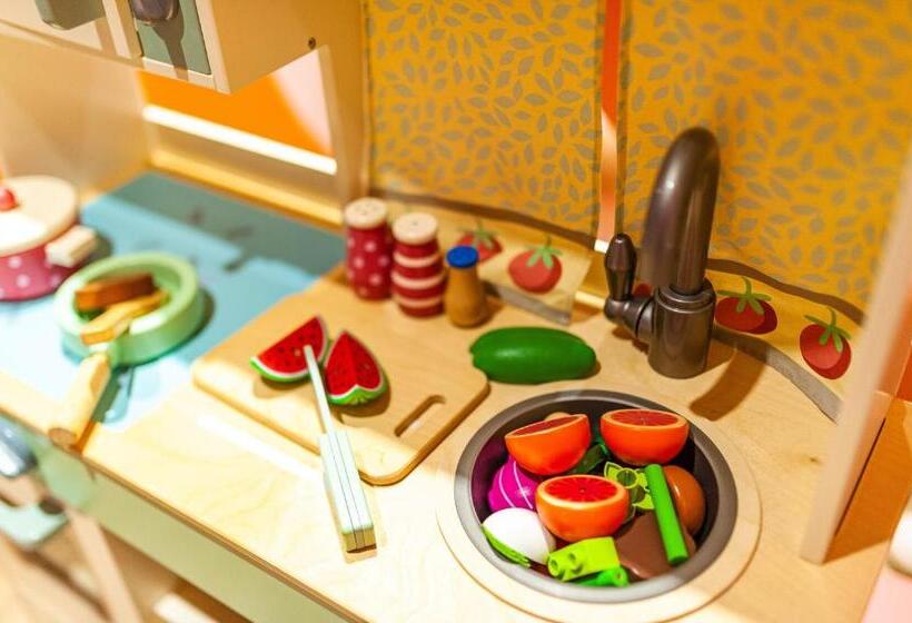 اتاق استاندارد چهار تخته, 閣樂親子旅宿kids Fun