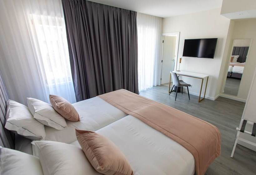 اتاق لوکس, Mondego