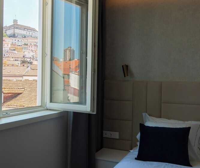 اتاق لوکس, Mondego