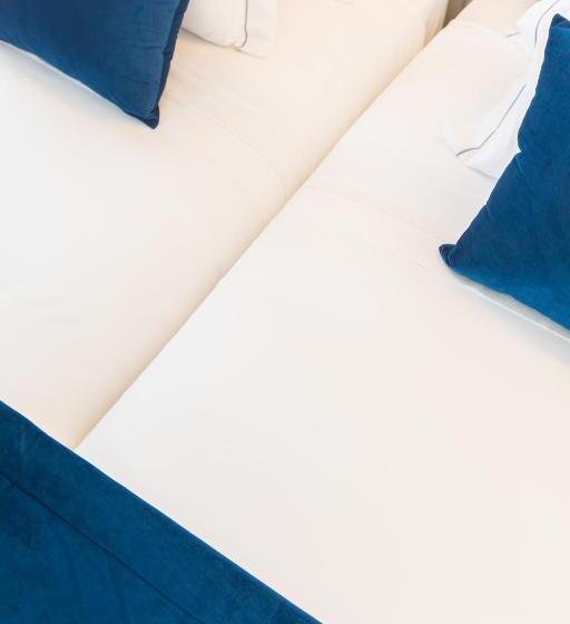 اتاق لوکس, Mondego