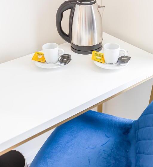 اتاق لوکس, Mondego