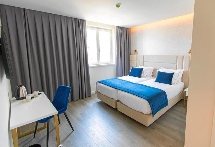 اتاق لوکس, Mondego