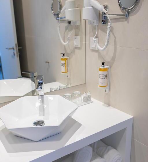 اتاق لوکس, Mondego