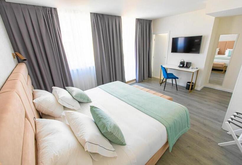 اتاق سوپریور, Mondego