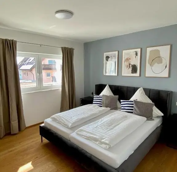 バルコニー付スイート, Schoko Apartments