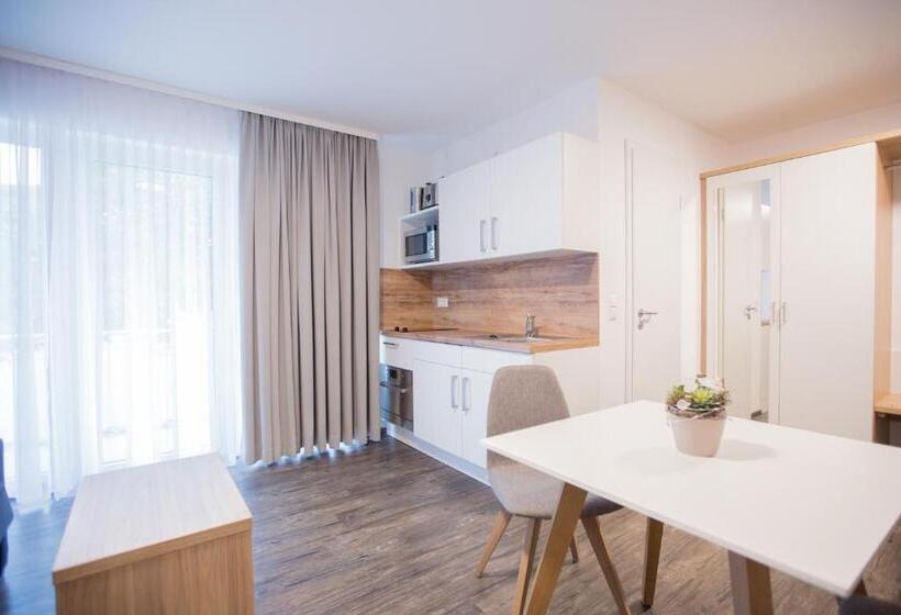 חדר סטנדרט יחיד עם מרפסת, Schoko Apartments