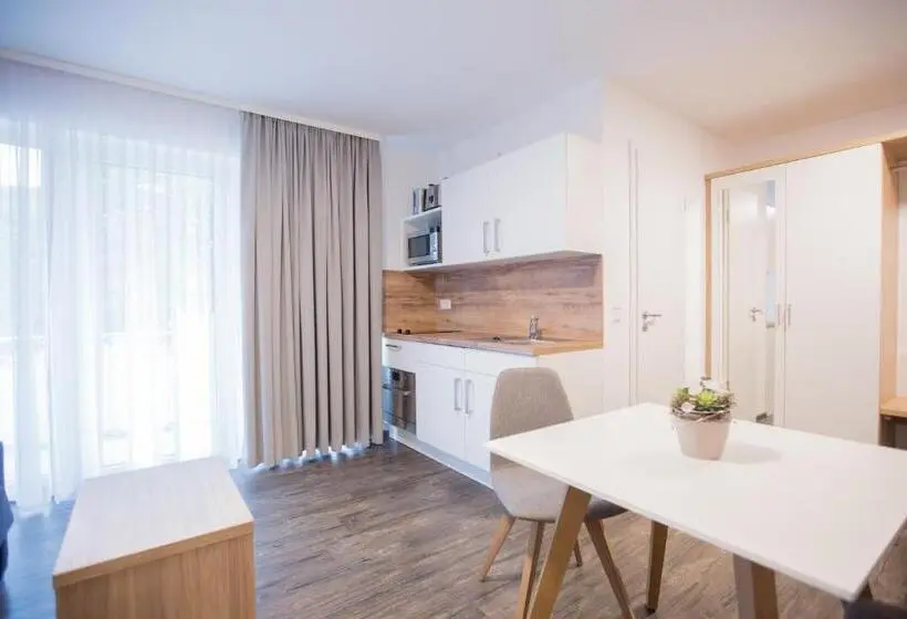 バルコニー付きシングルスタンダードルーム, Schoko Apartments