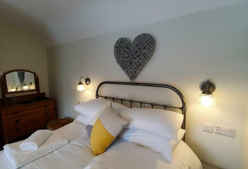 Номер Deluxe, The Adam And Eve