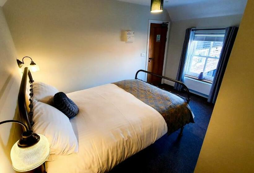 Номер Deluxe, The Adam And Eve