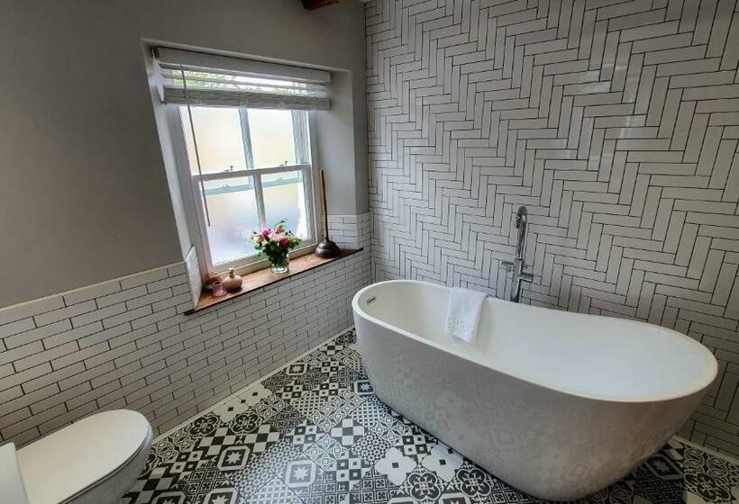 Номер Deluxe, The Adam And Eve