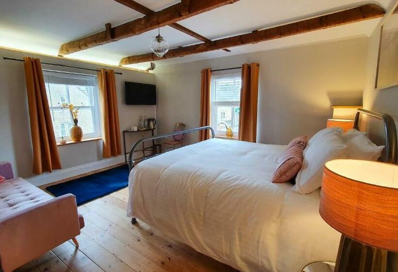 Номер Deluxe, The Adam And Eve