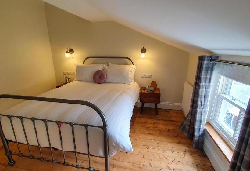 Номер Deluxe, The Adam And Eve