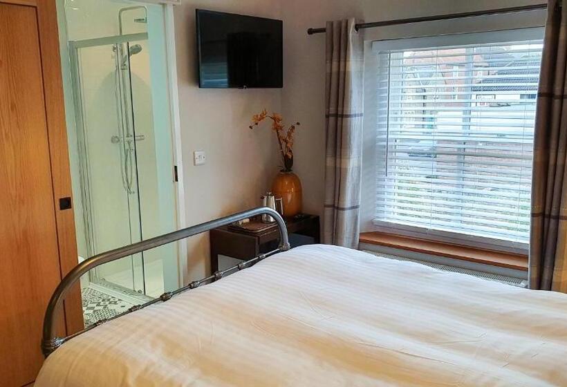 Номер Deluxe, The Adam And Eve