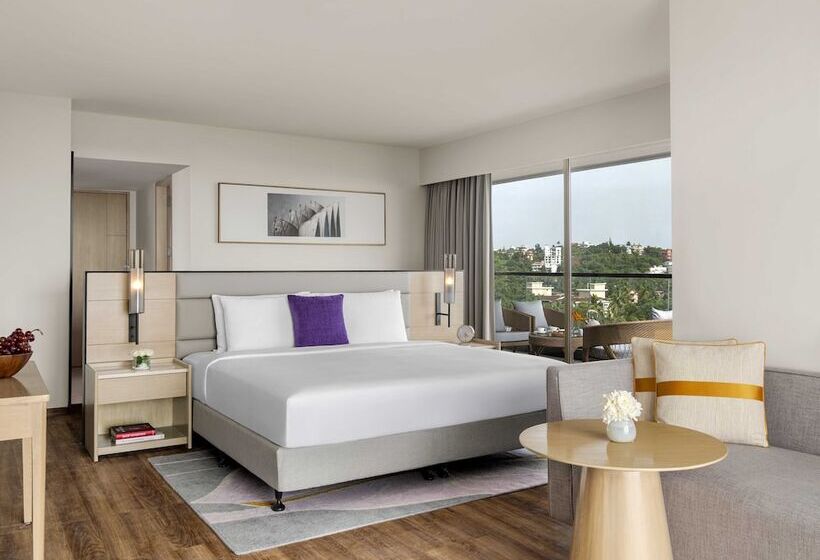 行政房间, Vivanta Goa, Miramar