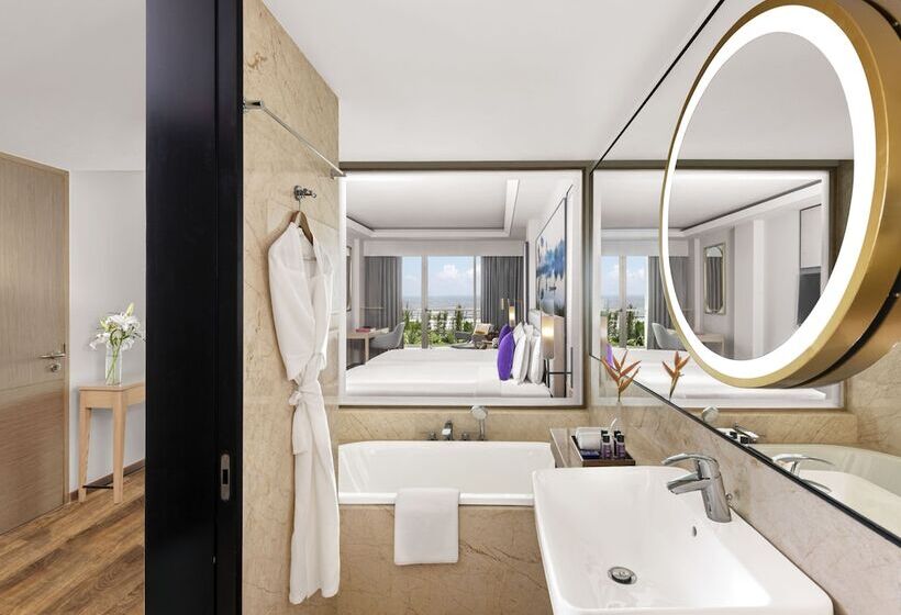 غرفة بريميوم مطلّة علي البحر, Vivanta Goa, Miramar