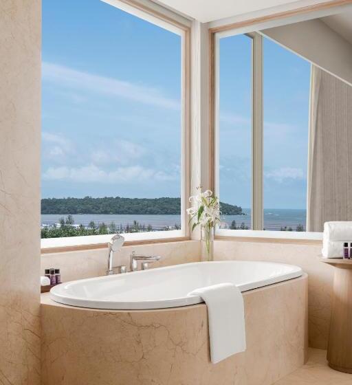 غرفة إدارية مطلة على البحر, Vivanta Goa, Miramar