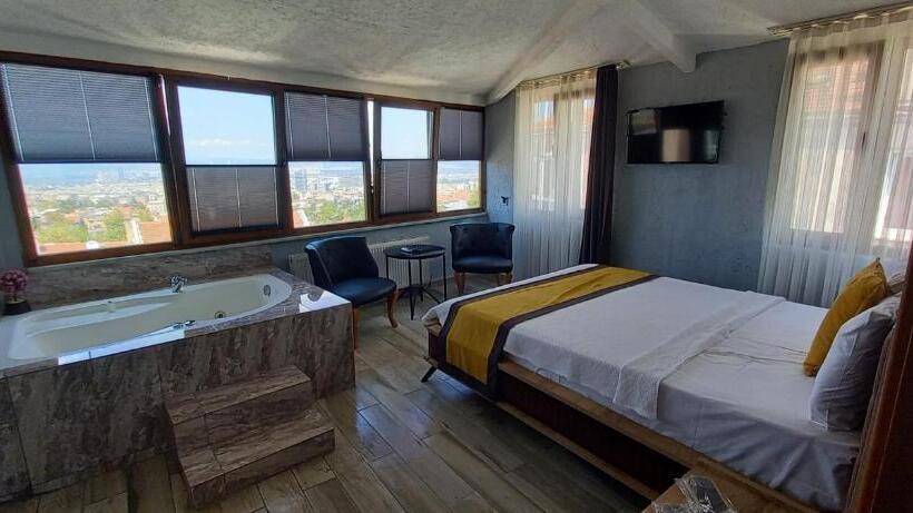 اتاق استاندارد با وان آب گرم, Pera Pansiyon