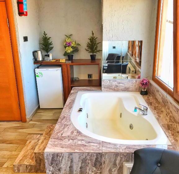 اتاق استاندارد با وان آب گرم, Pera Pansiyon