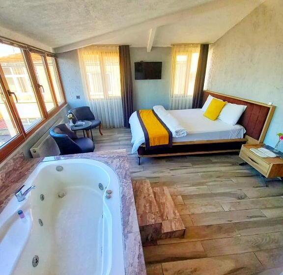 اتاق استاندارد با وان آب گرم, Pera Pansiyon