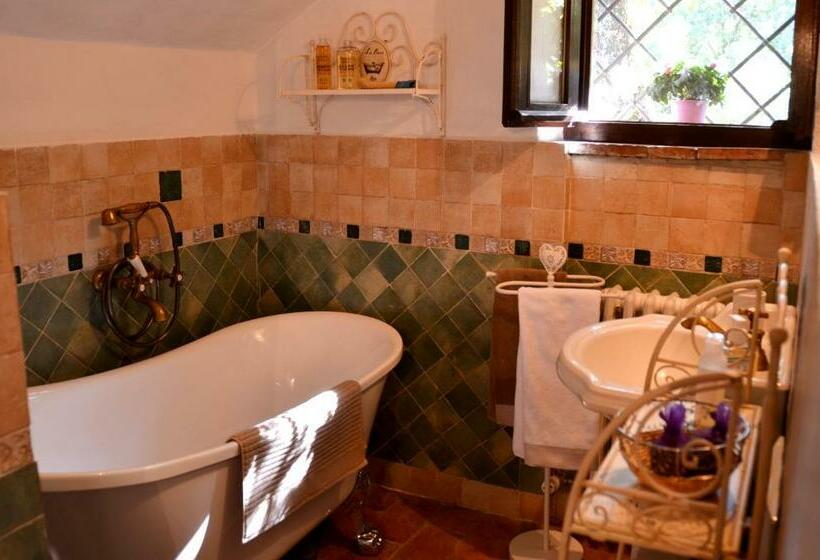 Deluxe Suite King Bed, Il Venaio