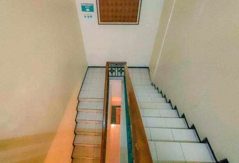 Deluxerum King Size Säng, Mandala Wisata