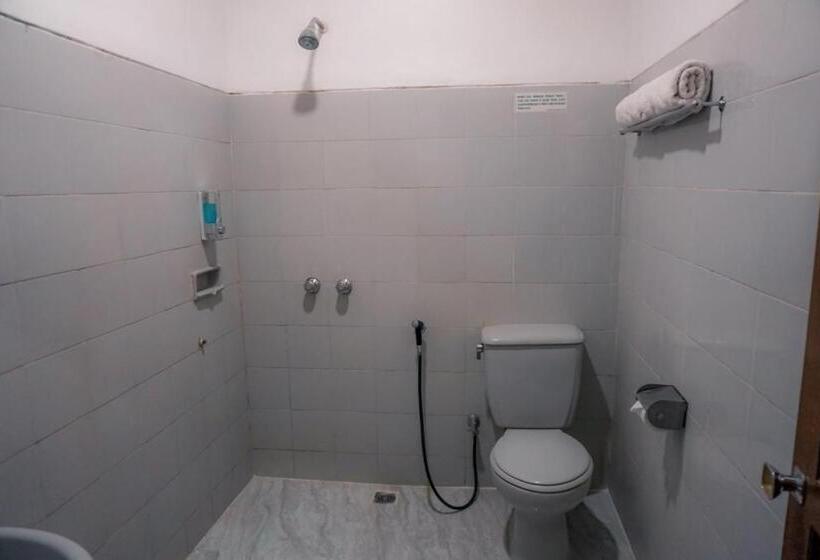 Deluxerum King Size Säng, Mandala Wisata