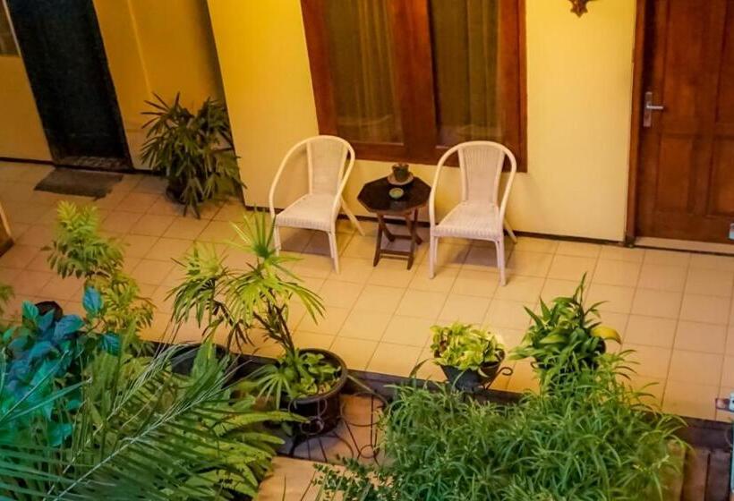 Deluxerum King Size Säng, Mandala Wisata