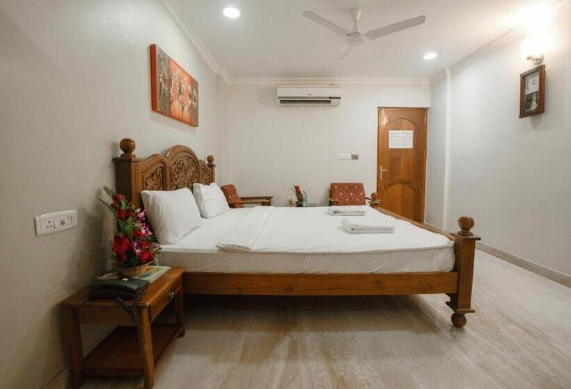 Номер Deluxe, Udupi International