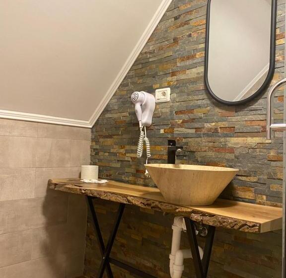 Номер Стандарт Трехместный, Pensiunea Ioana