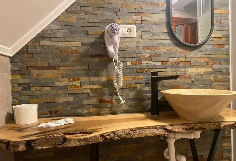 Номер Стандарт Трехместный, Pensiunea Ioana