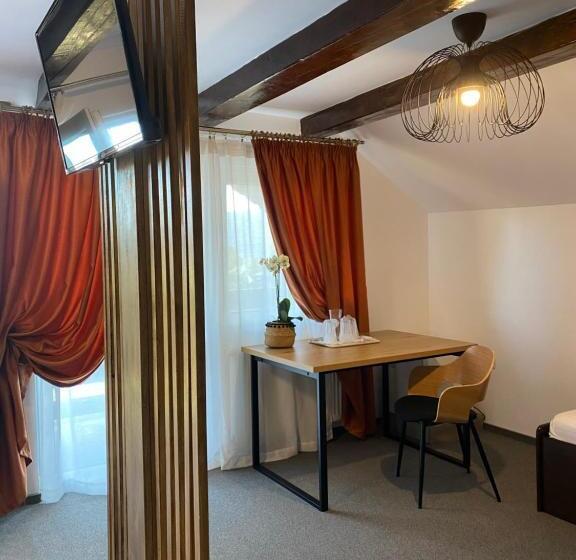 Номер Стандарт Трехместный, Pensiunea Ioana