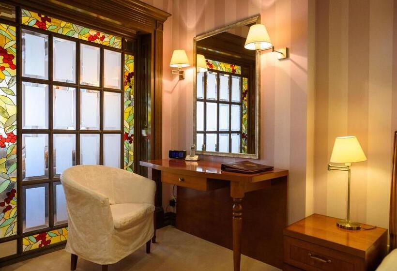 سوییت جونیور, Apart Hotel Chale Graal