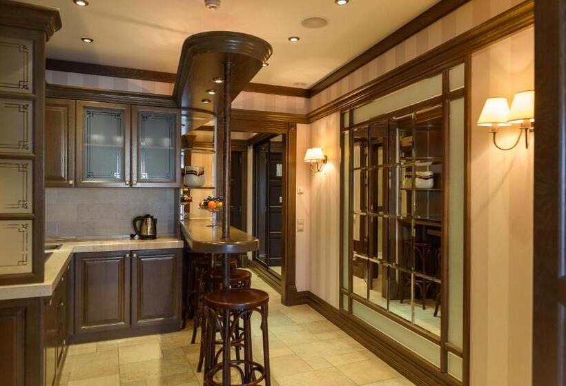 سوییت جونیور, Apart Hotel Chale Graal