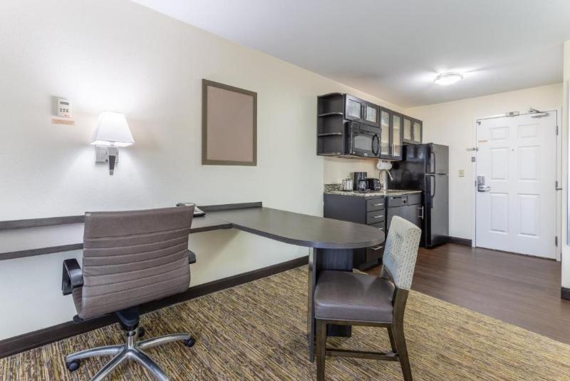Standard Studio, Candlewood Suites Aurora Naperville, An Ihg