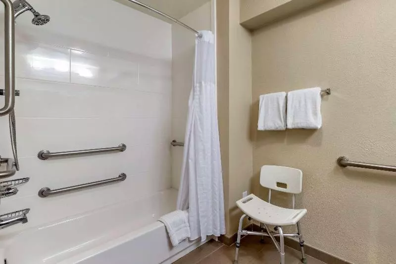 Standard-huone King-vuode, Comfort Inn & Suites Texas Hill Country