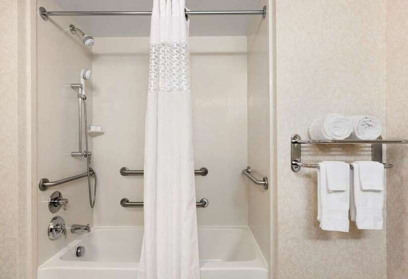 غرفة قياسية, Hampton Inn Westfield