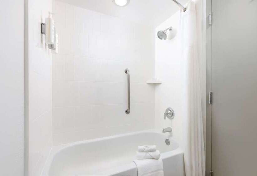 غرفة قياسية, Hampton Inn Westfield