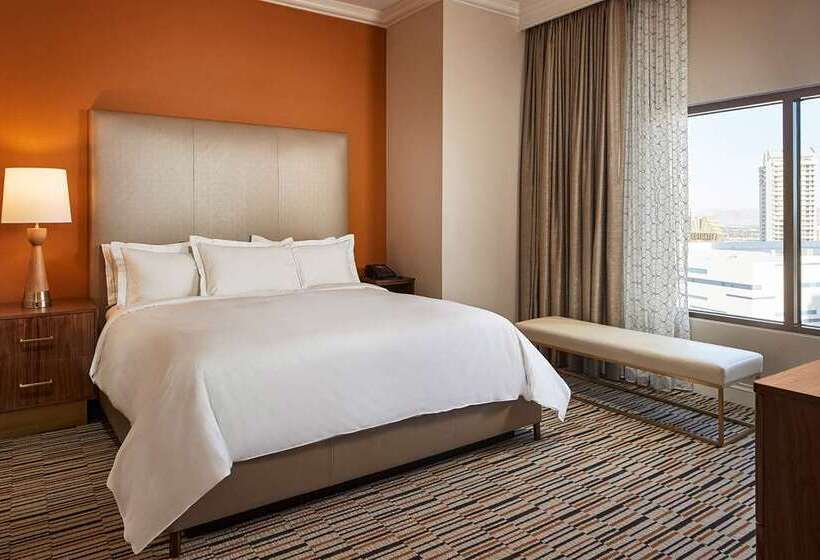 Büyük Çift Kişilik Yataklı Süit, Hilton Shreveport