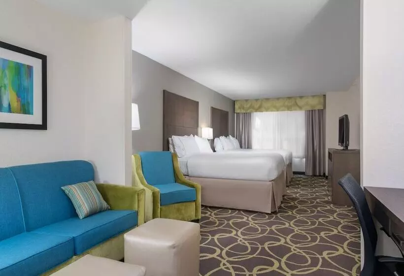 スイート, Holiday Inn Express Hotel & Suites Ames, An Ihg