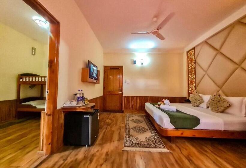 غرفة عائلية, Mountain Top