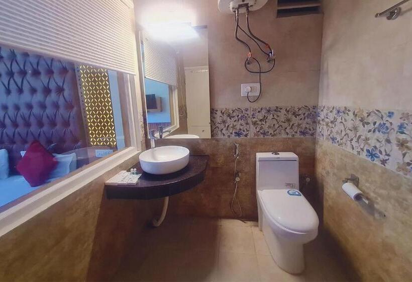 غرفة عائلية, Mountain Top