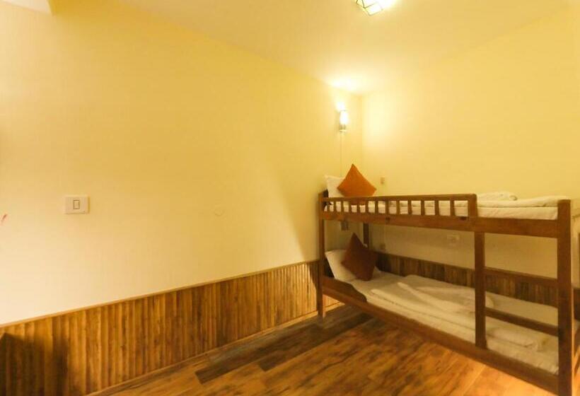 غرفة عائلية, Mountain Top