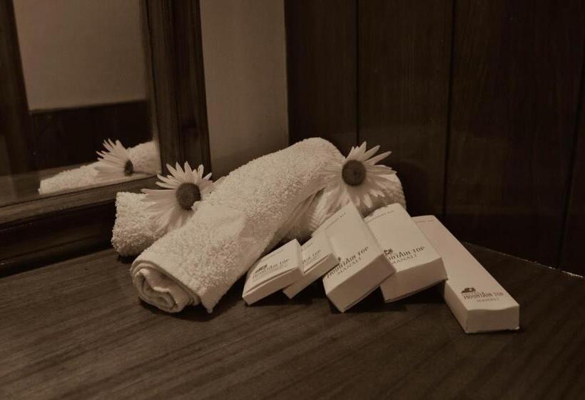 غرفة كلاسيكية, Mountain Top