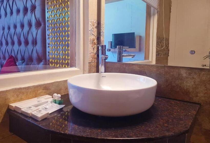 غرفة كلاسيكية, Mountain Top