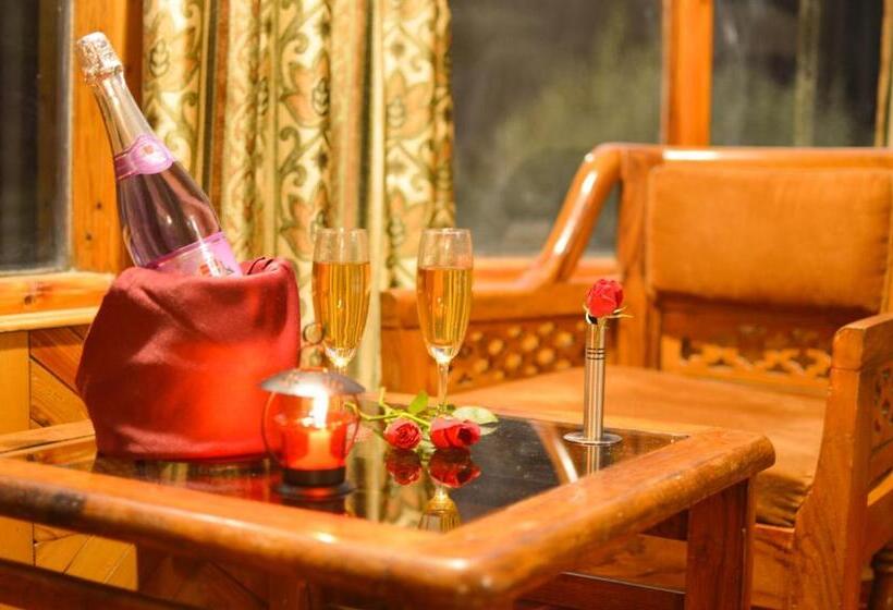 غرفة سوبيريور, Mountain Top