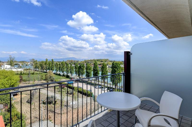 Номер Стандарт Трехместный, Rivus