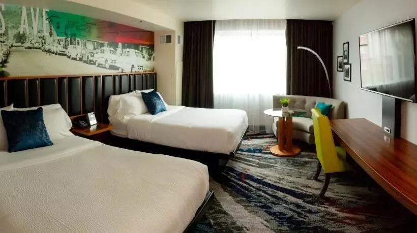デラックスルーム, Seven Feathers Casino Resort