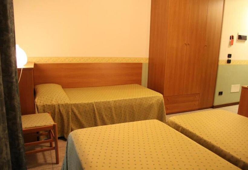 Номер Стандарт Трехместный, Stadio & Spa