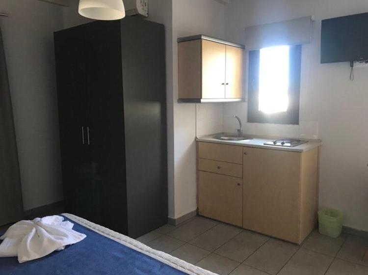 إستوديو قياسى, Ledra Maleme