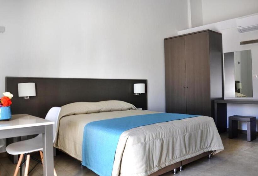 إستوديو سوبيريور, Ledra Maleme